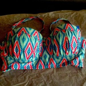 Bathing suit top size medium